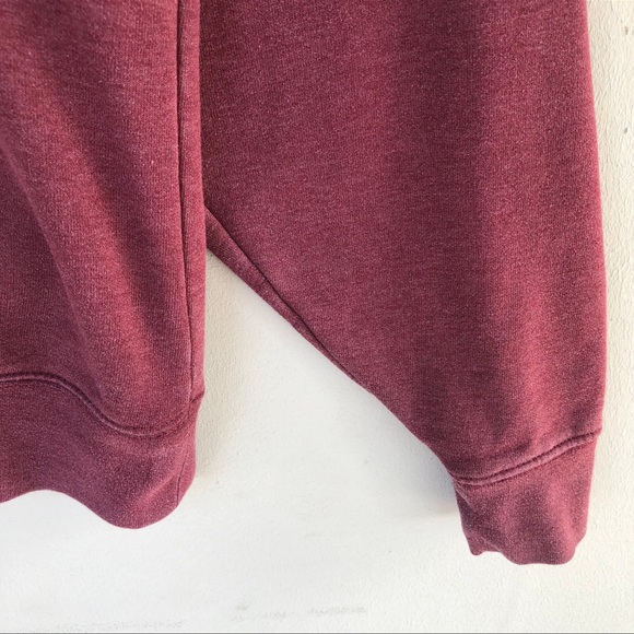Vintage Blue 84 Burgundy Crewneck Sweater with Soft Fabric and Relaxed Fit - Picture 4 of 9